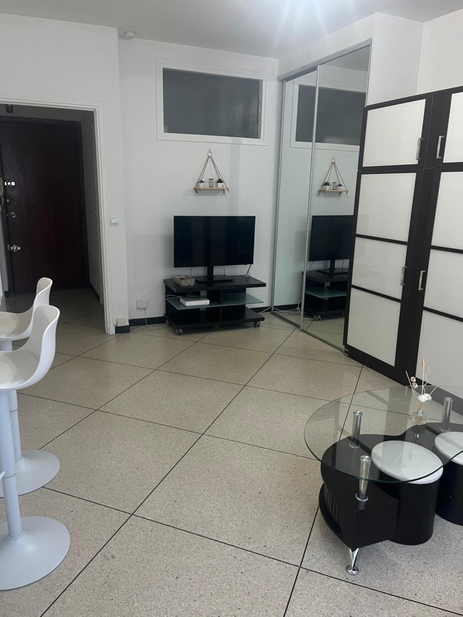 : Superbe Chaleureux Et Fonctionnel Appartement